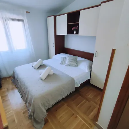 Kids Friendly Seaside - Sibenik * Grebastica