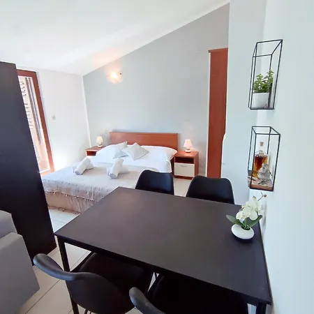 Kids Friendly Seaside - Sibenik Grebaštica