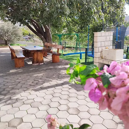 Appartement Kids Friendly Seaside - Sibenik Grebaštica