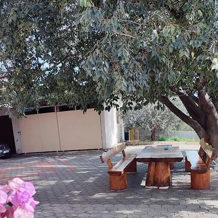 Kids Friendly Seaside - Sibenik Apartment Grebastica