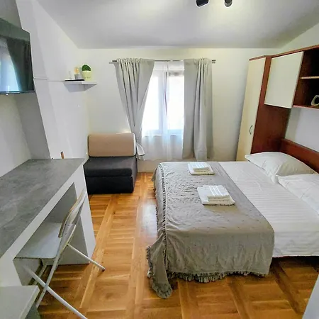 Apartment Kids Friendly Seaside - Sibenik Grebastica