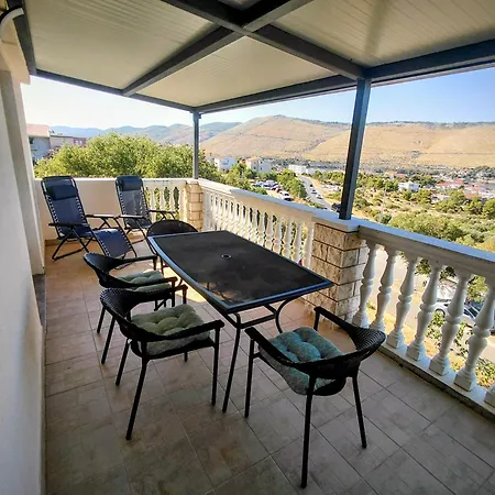 Kids Friendly Seaside - Sibenik Apartment *